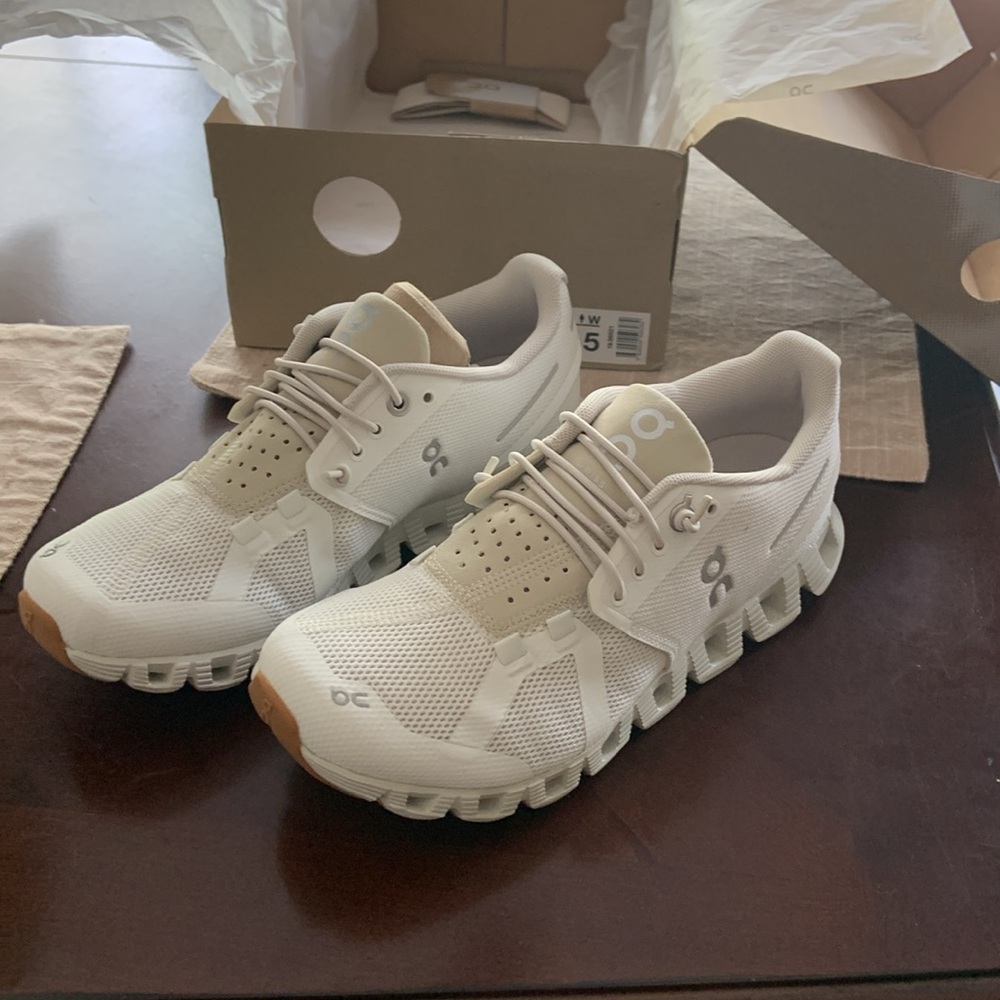 On Women’s Cloud 5 Shoes